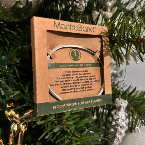 🆕 MantraBand "Bloom Where You Are Planted," New in Package! - Picture 2 of 5